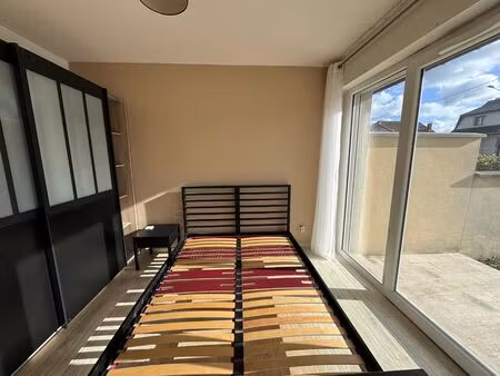 sous offre acceptee appart 1 ch jardin privatif