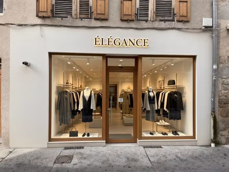 local commercial montbrison 62.1 m² - a deux pas de la place de l'hôtel de ville