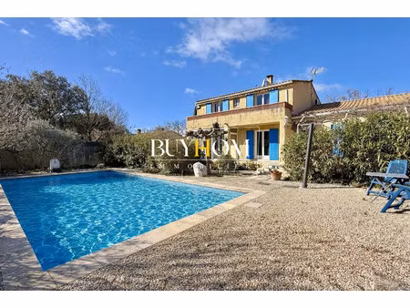 maison de 155m2 avec piscine et garage