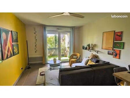 t2 45m² + loggia 13m² + box électrifié – dpe b – croix d’argent