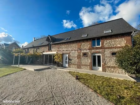 propriété 6 pièces 233 m²