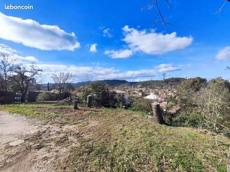 terrain constructible de 547 m² avec vue dégagée