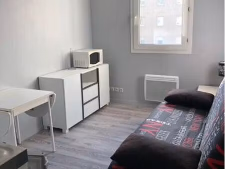 studio meublé tout équipé – disponible de suite