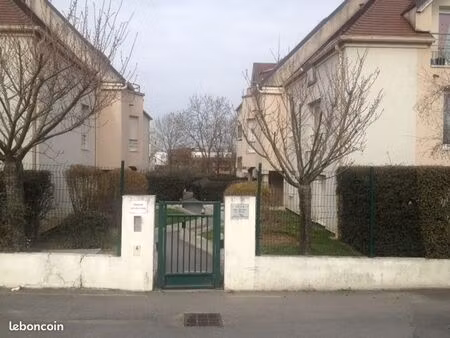 loue studio boissy st leger 22m2