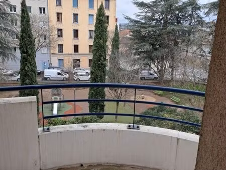a louer t3 – 67m2 - lyon 8eme - 1030