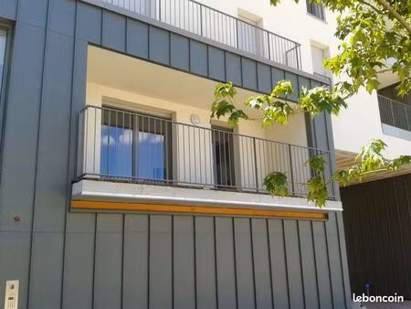 studio 1 pièce 30 m²