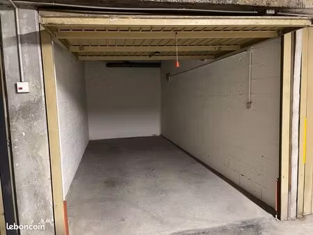 garage box fermé centre ville hyères