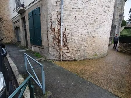 location non meublé t1bis centre ville laval