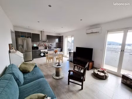 à louer : appartement t3 haut de villa - 70 m2