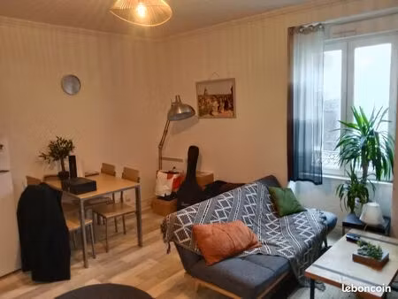 appartement t2 meublé à louer à l'année