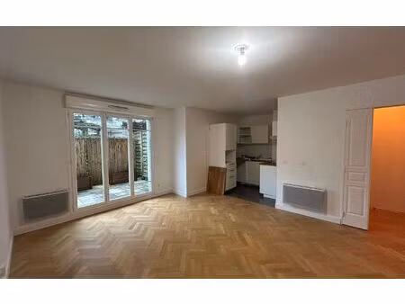 location appartement  46.77 m² t-2 à le plessis-robinson  1 095 €