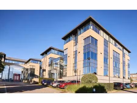 bureau de haute qualité de 393 m² dans un emplacement de ...