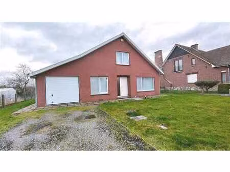 villa 3 chambres située dans un secteur calme proche de la v