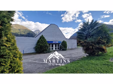 pierrefitte-nestalas - bâtiment d'une surface de 750m2 sur t