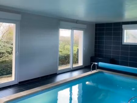 maison lumineuse avec piscine