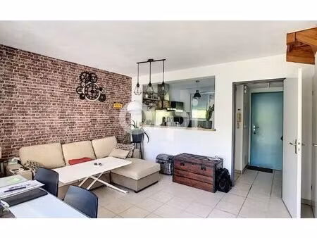 location maison  m² t-3 à périgueux  733 €