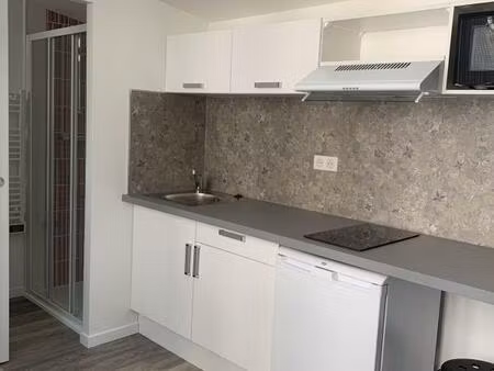 ref 5872 - 54 rue grangevieille studio meuble rdc demi palie