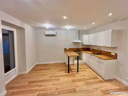 ? t2 rénové – dpe b – balcon – 38 m² – place albert tournier (pamiers)