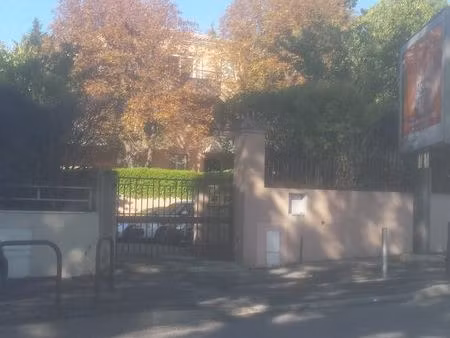 garage fermé de lattre de tassigny