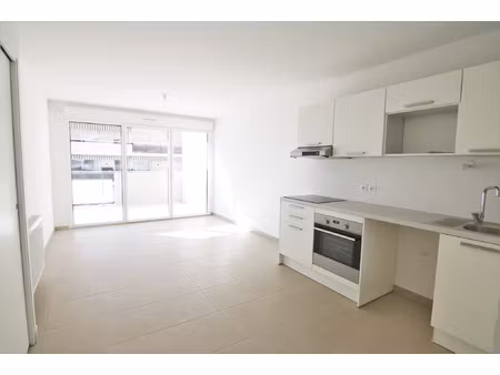 t2 de 40m2 neuf quartier st victor avec terrasse et parking