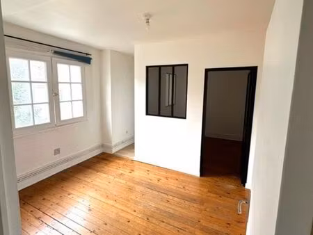 t2 hyper centre au calme