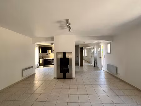 maison à la location bouyon 6 pièces 128 m2 parking terrasse piscine