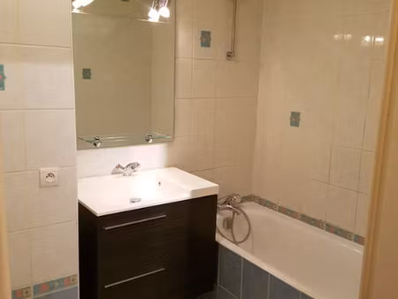 t2 / 47m² / vitry sur seine (rer c)