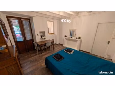 location studio meublé