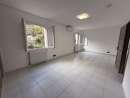 bureau en location à lucciana 20290