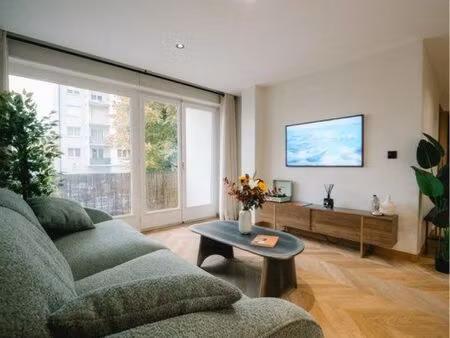 annecy – appartement meublé 75 m² – 2 chambres – parking – bail 1 an