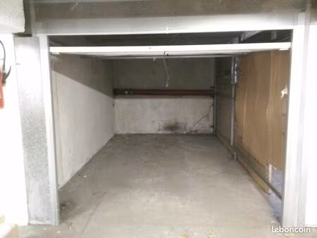garage/box 15 m² nantes