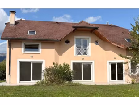 maison 7 pièces - 220 m²