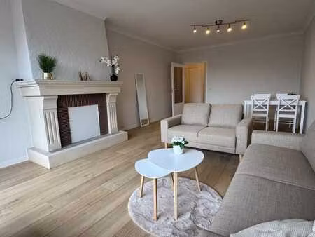 gerenoveerd 2-slpk appartement met garagebox