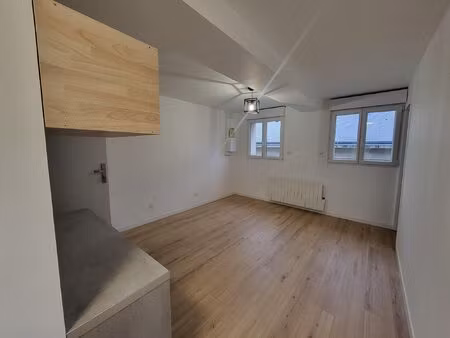apt f2 de 28.6 m² refait à neuf centre de bolbec