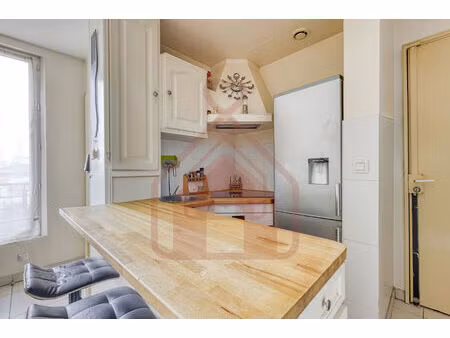 duplex dernier etage - appartement 2 pieces - rue mirabeau- a 5 min du metro 7 pierre et m