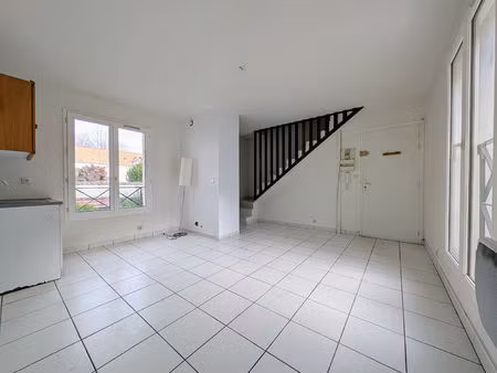 sartrouville - appartement 2 pièces en duplex de 37 m² + cave - option box fermé