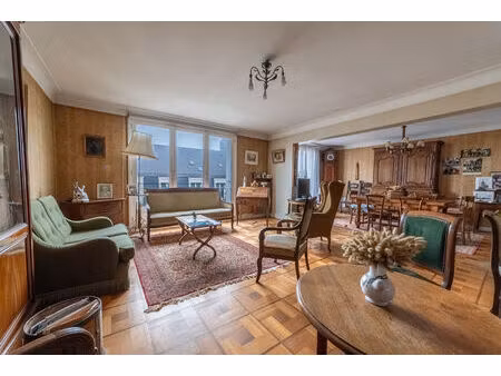 nantes cathédrale : appartement d'exception avec ascenseur et possibilité parking