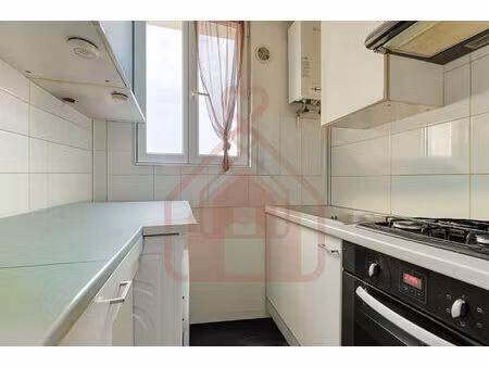 dernier etage avec balcon - appartement 2 pieces entierement rénové - rue mirabeau- a 5 mi