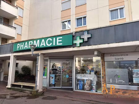 exclusite murs commerciaux à caen (clos herbert) avec 3 places de parking