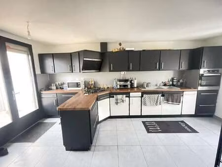 vente maison à chemillé-en-anjou (49120) : à vendre / 140m² chemillé-en-anjou