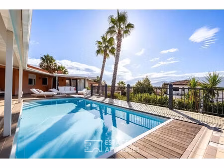 maison d'architecte avec piscine et terrasse panoramique