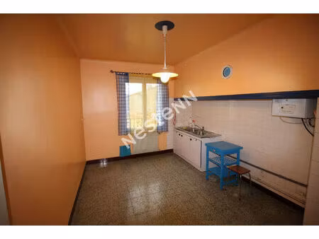 appartement 3 pièces  avec parking et balcon  secteur moyen vernet  perpignan  72.11 m2