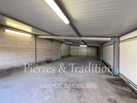 a louer  entrepôt de 83 m² situé à apt