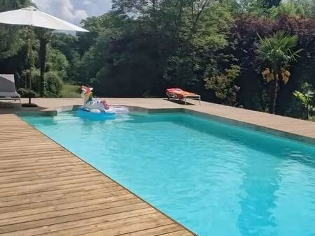 aux portes de bayonne et à 30 mn des plages  propriété de 3 hectares