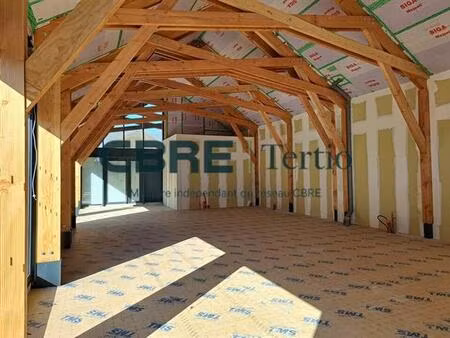 location commerce tours 135 m²