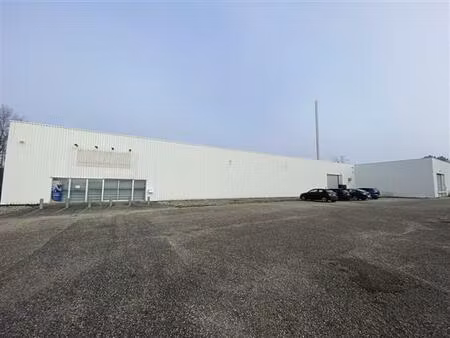 location local d'activités pessac 2 100 m²