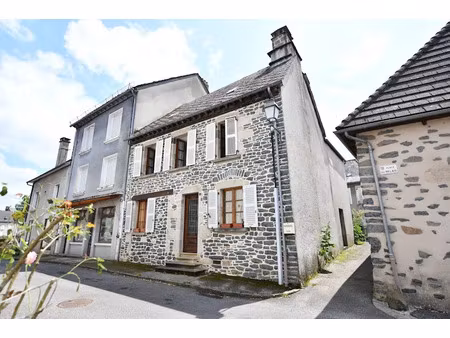 vente maison 5 pièces 93 m² à pleaux (15700)  64 800 €