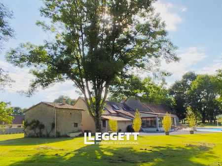 maison 7 pièce(s)  la puye