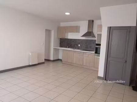 maison à louer à civray