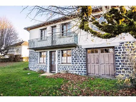 vente maison 5 pièces 90 m² à pleaux (15700)  107 000 €